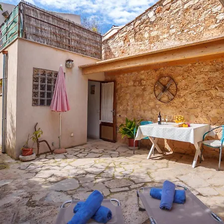 Сasa de vacaciones Salom By Interhome *